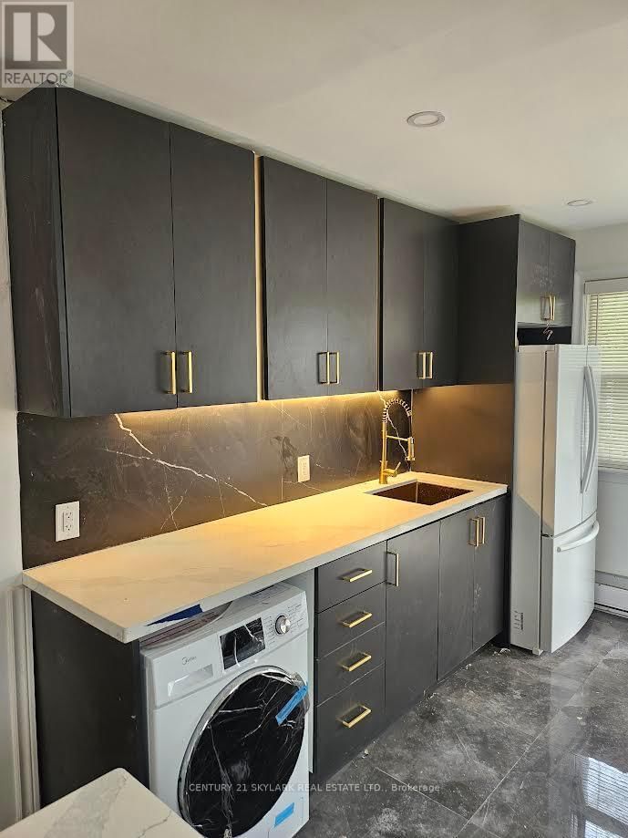862 ARMOUR ROAD Image 3