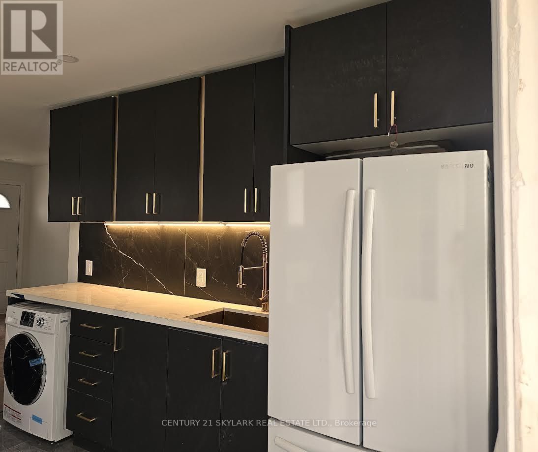 862 ARMOUR ROAD Image 6