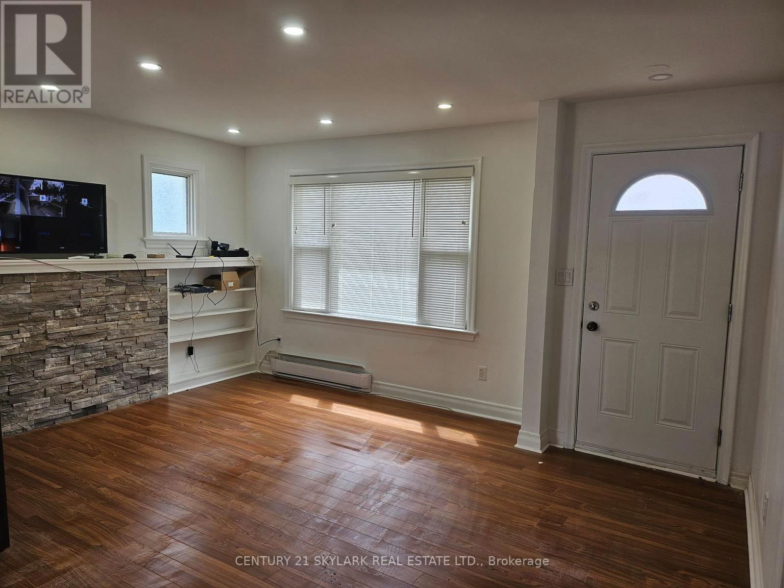 862 ARMOUR ROAD Image 8