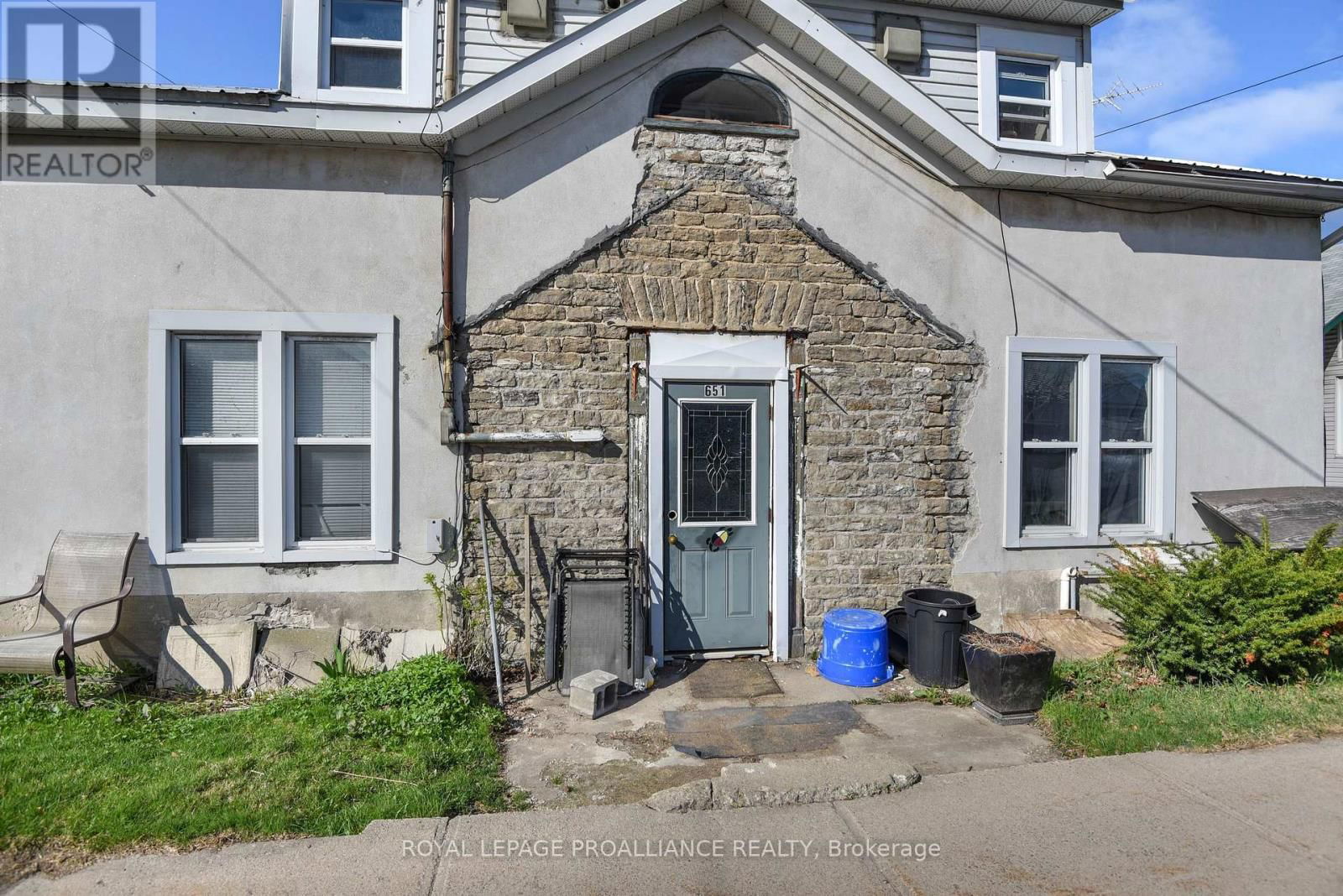 651 EDWARD STREET Image 2