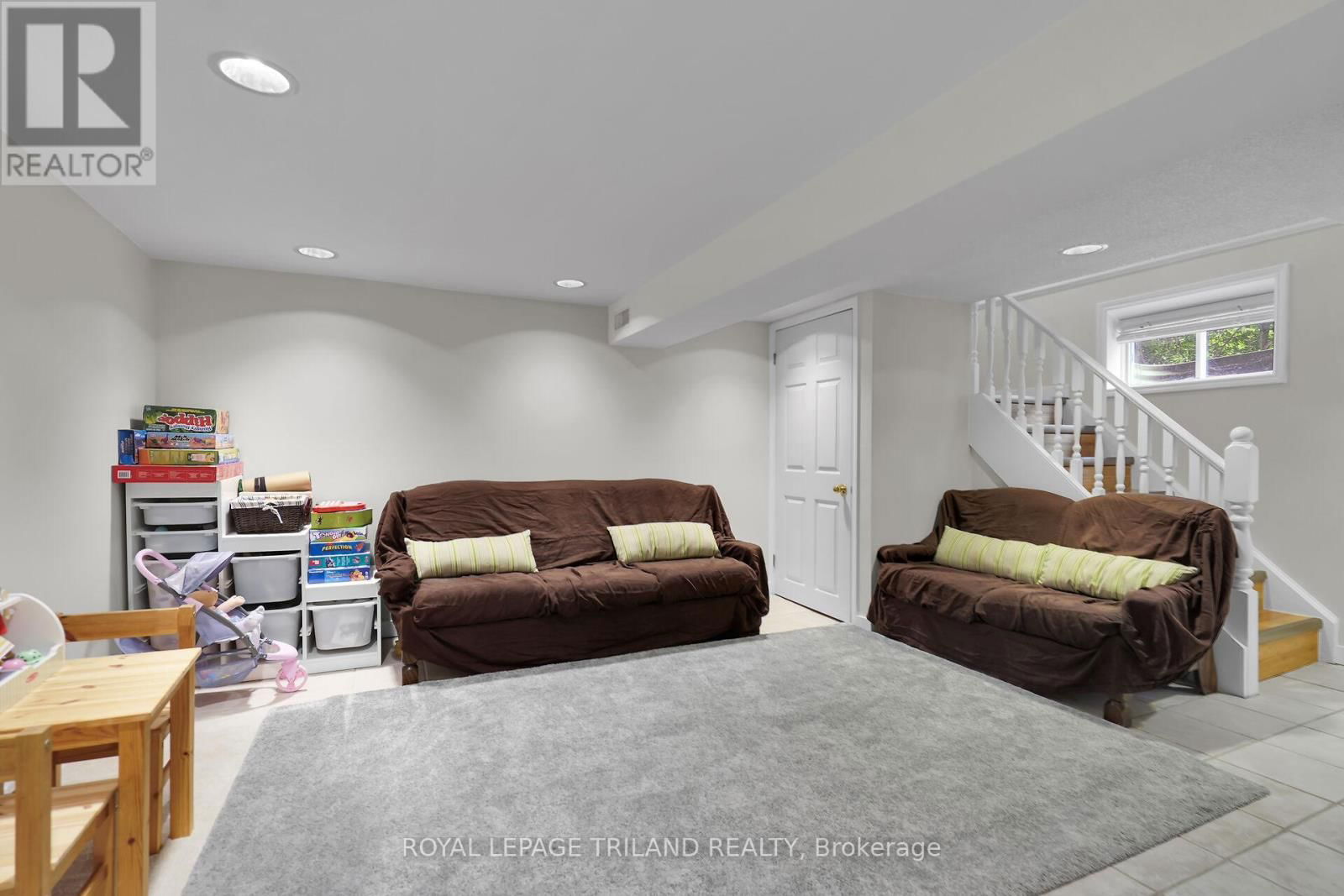 579 REGENT STREET Image 25