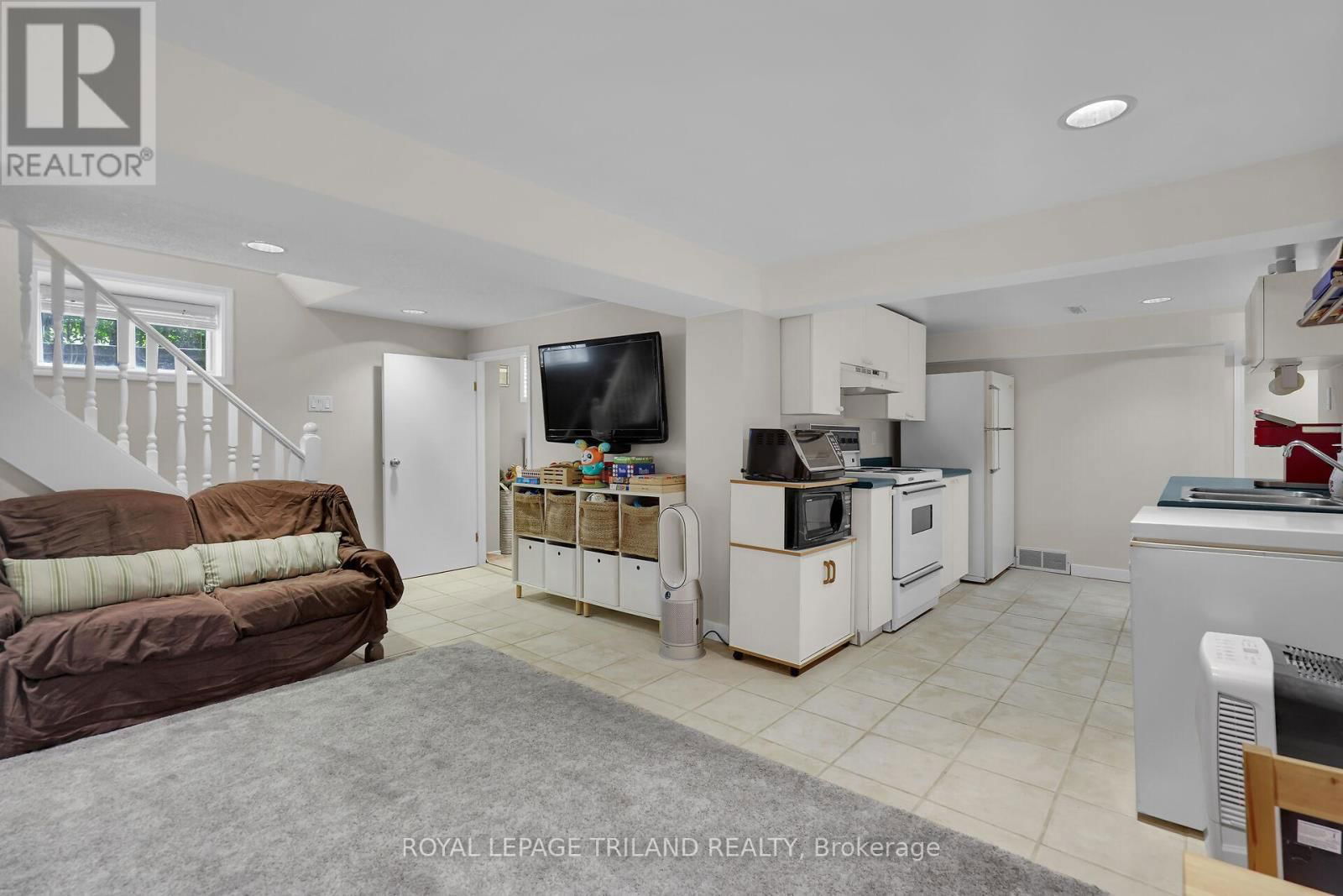 579 REGENT STREET Image 26