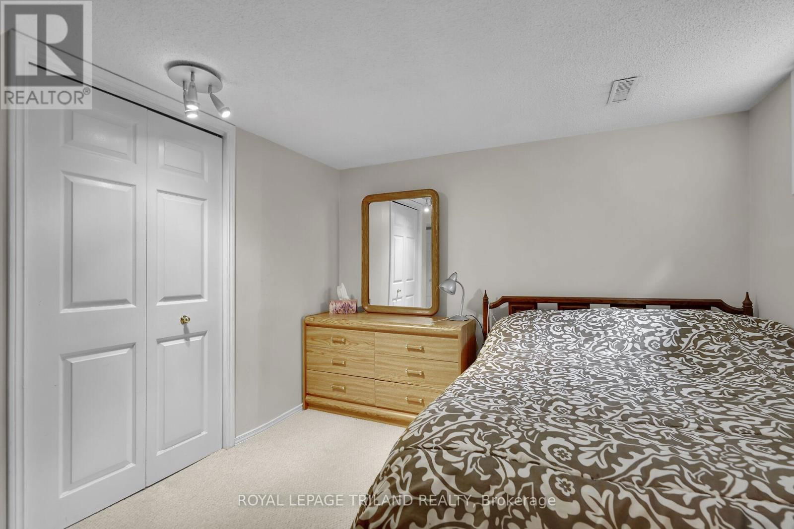 579 REGENT STREET Image 31