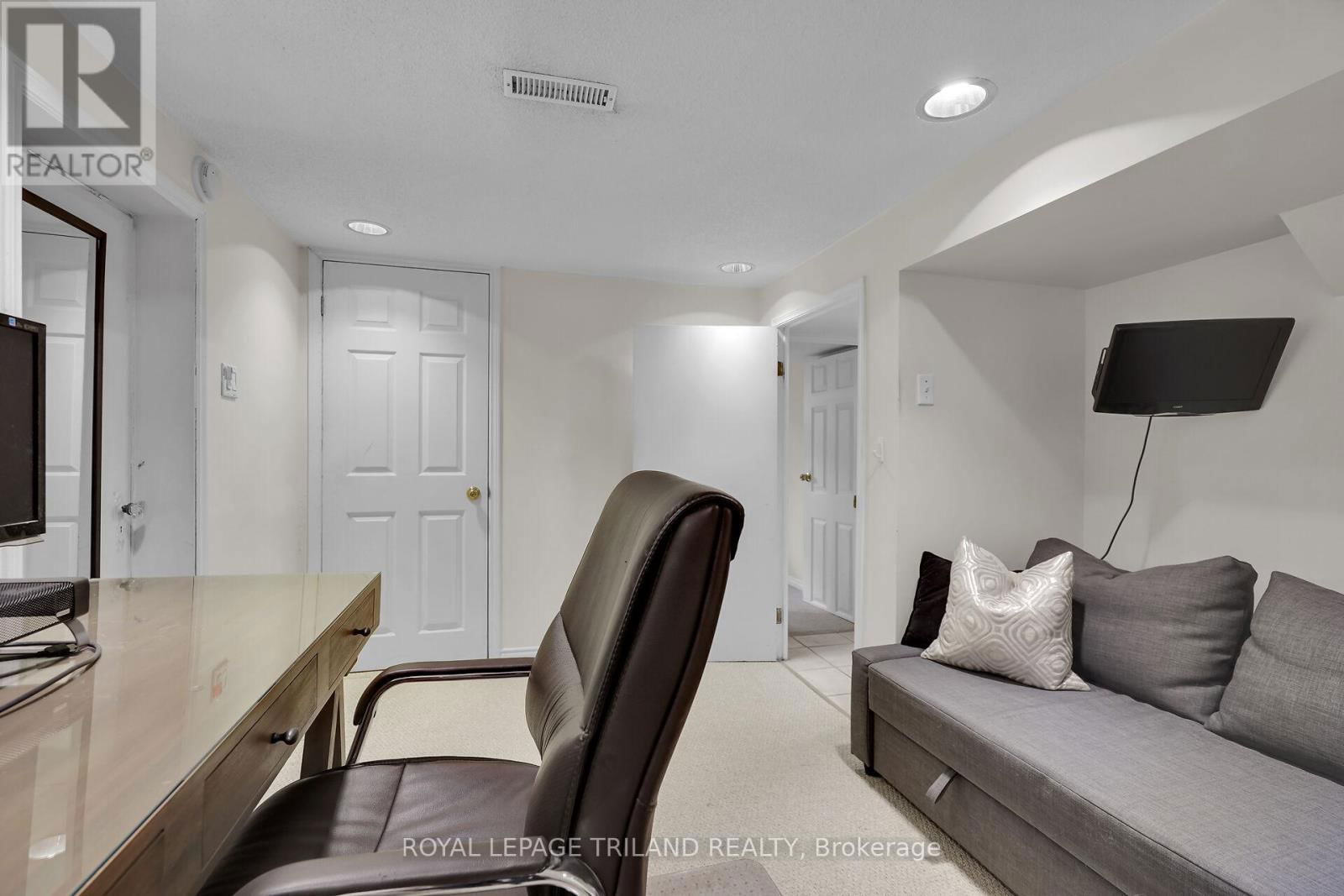 579 REGENT STREET Image 35