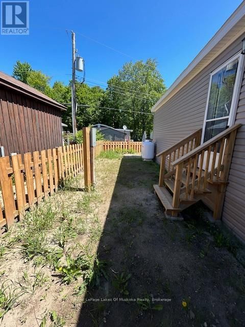 6 - 1701 HIGHWAY 11 Image 33
