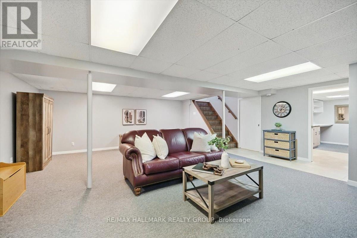 240 KENNEDY LANE WEST Image 24