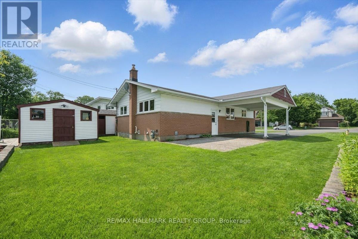240 KENNEDY LANE WEST Image 31