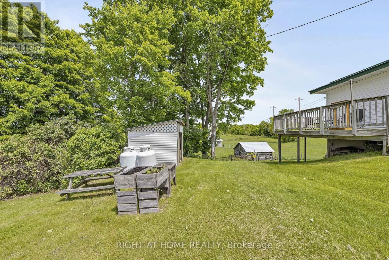 2720 BELL LINE ROAD NORTH Image 32