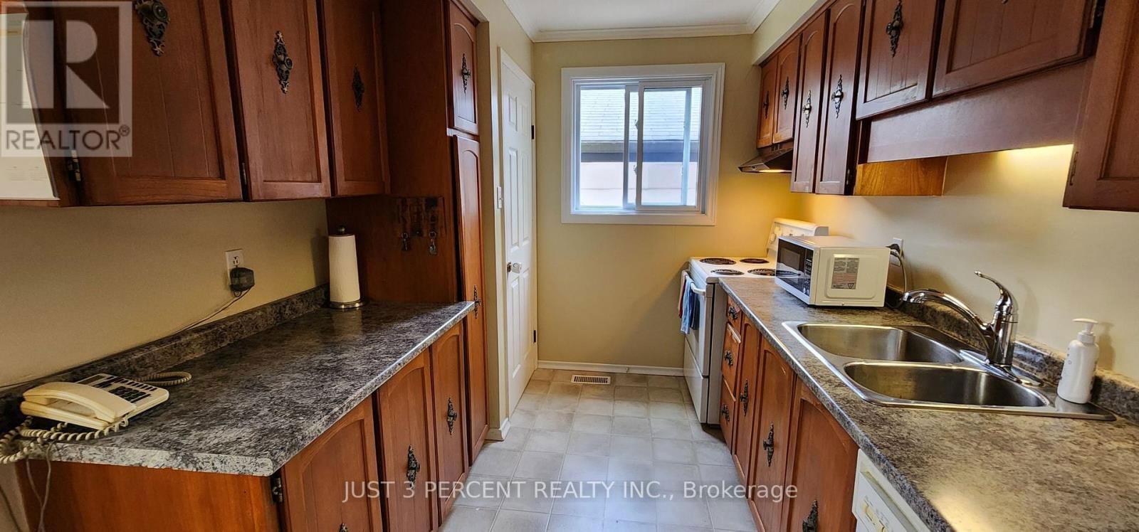 1087 ST PAUL'S STREET Image 13