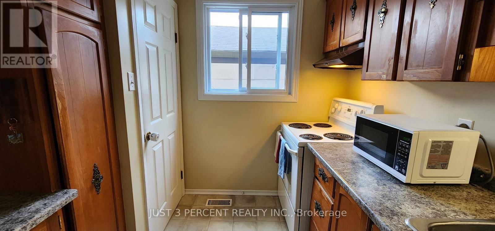 1087 ST PAUL'S STREET Image 15