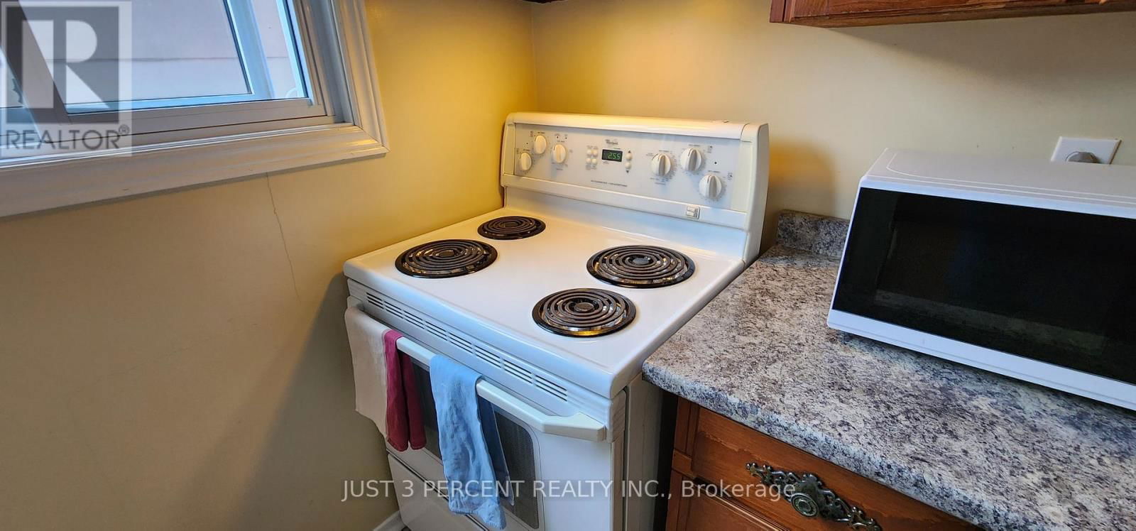 1087 ST PAUL'S STREET Image 16