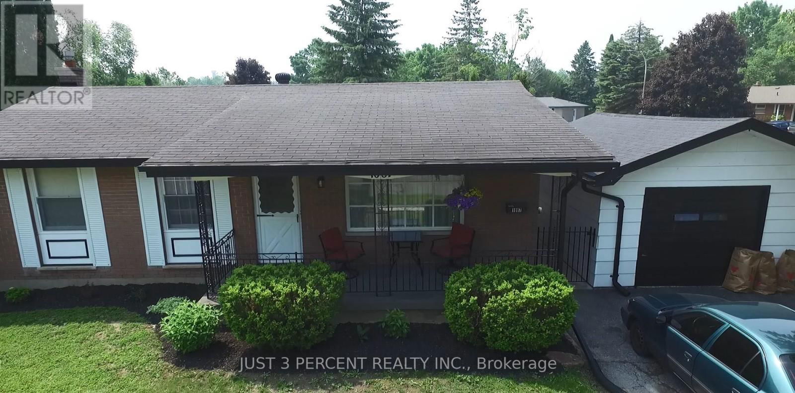 1087 ST PAUL'S STREET Image 2