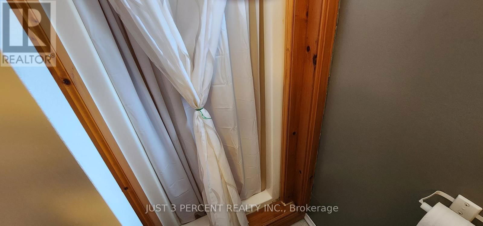 1087 ST PAUL'S STREET Image 25