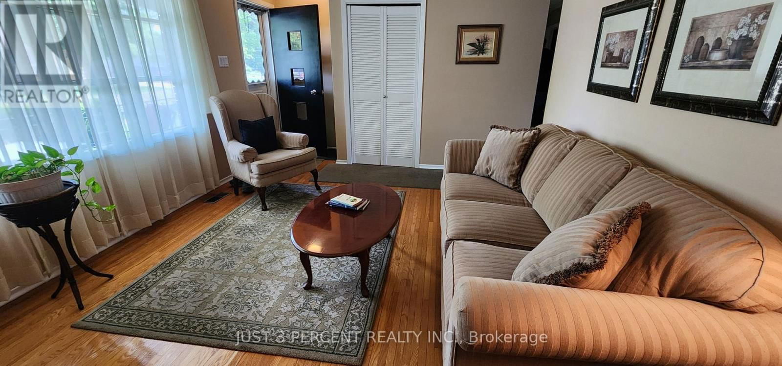 1087 ST PAUL'S STREET Image 6