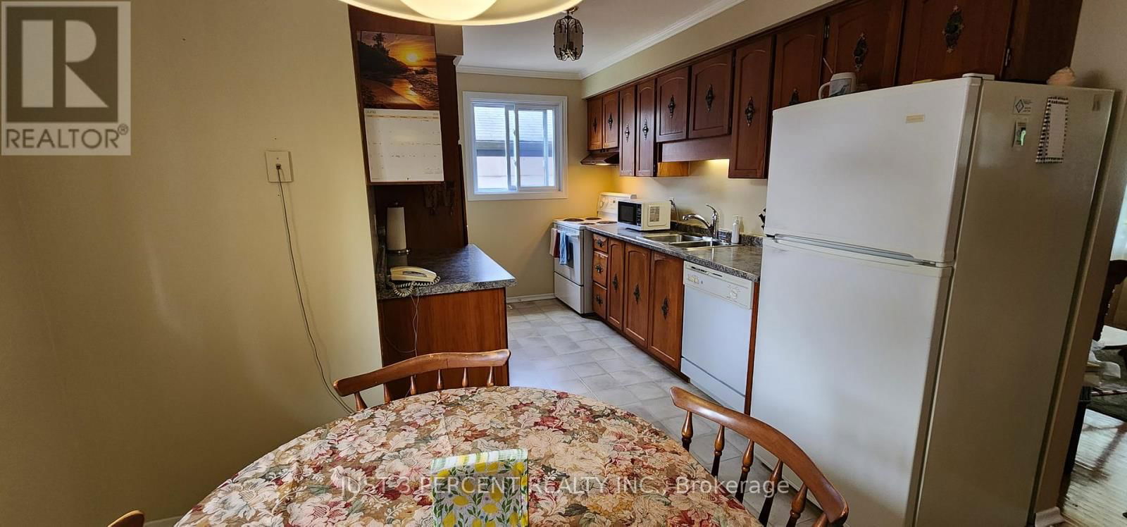 1087 ST PAUL'S STREET Image 9