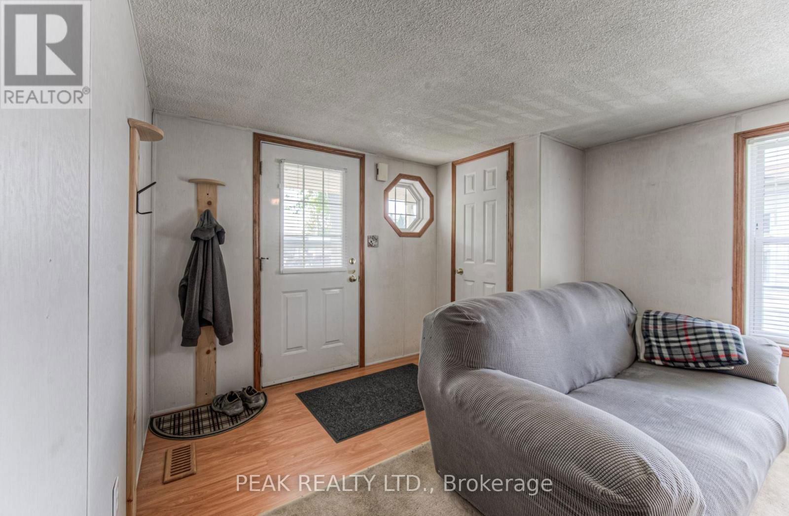 61 - 580 BEAVER CREEK ROAD Image 4