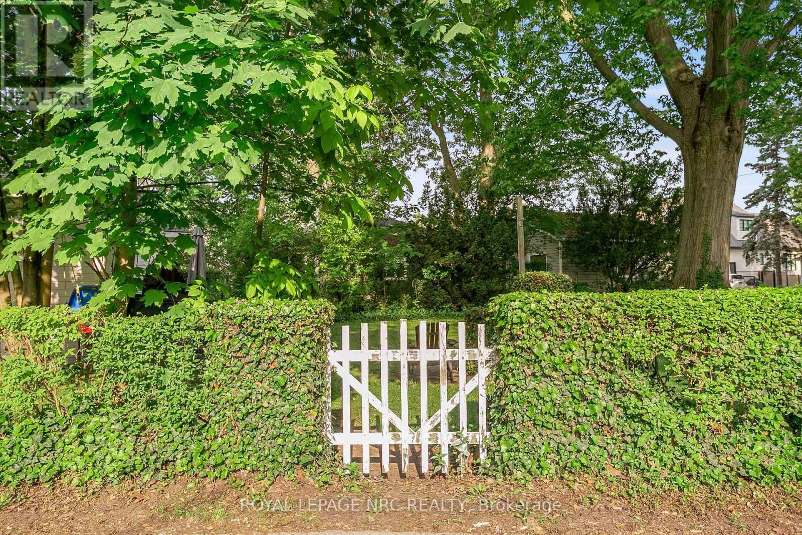 3786 TERRACE LANE Image 32