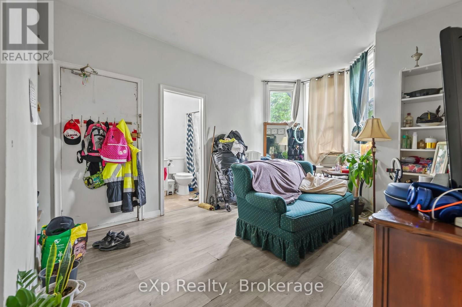 138 CHATHAM STREET Image 12