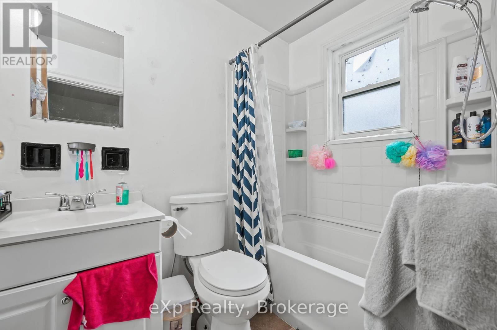138 CHATHAM STREET Image 13