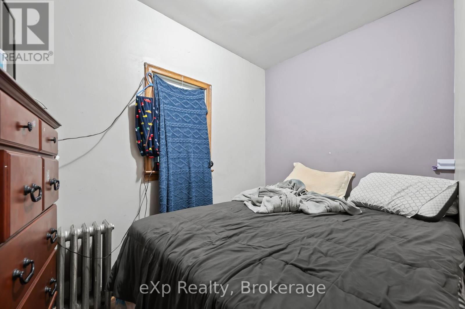138 CHATHAM STREET Image 17