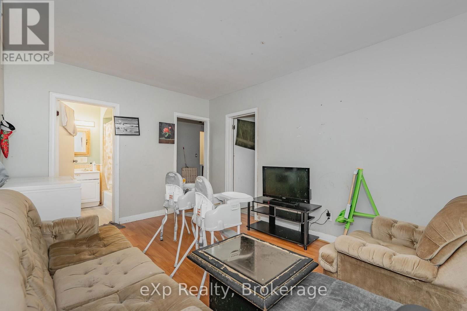 138 CHATHAM STREET Image 33