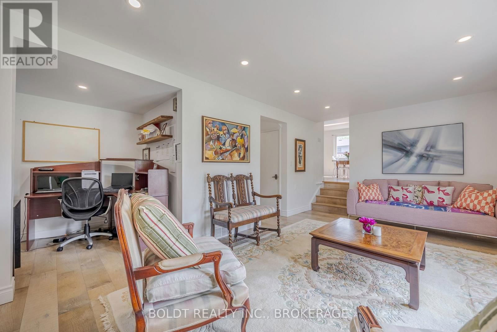 5 WOODGARDEN COURT Image 16
