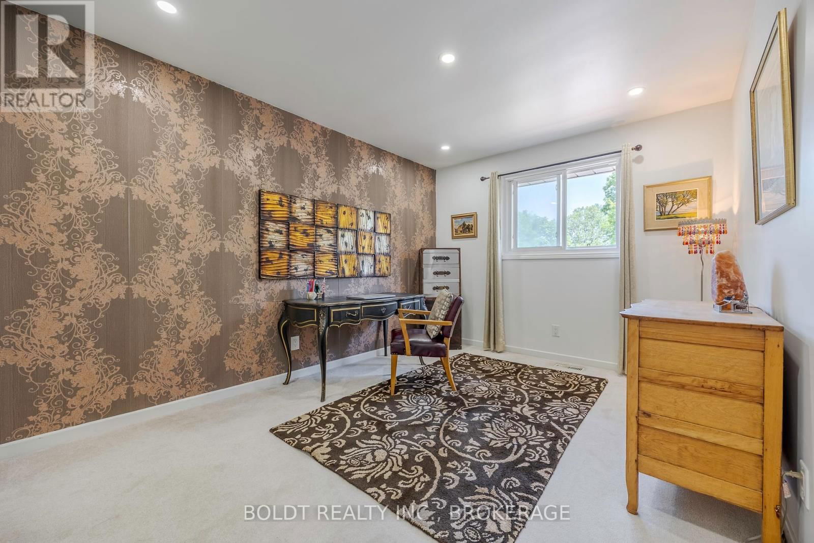 5 WOODGARDEN COURT Image 20