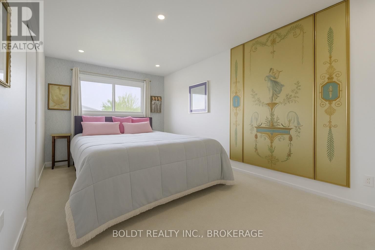 5 WOODGARDEN COURT Image 25