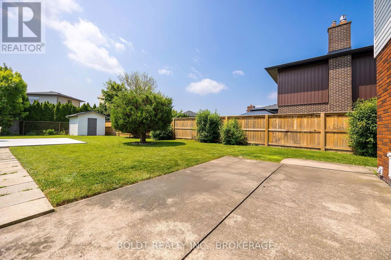 5 WOODGARDEN COURT Image 38