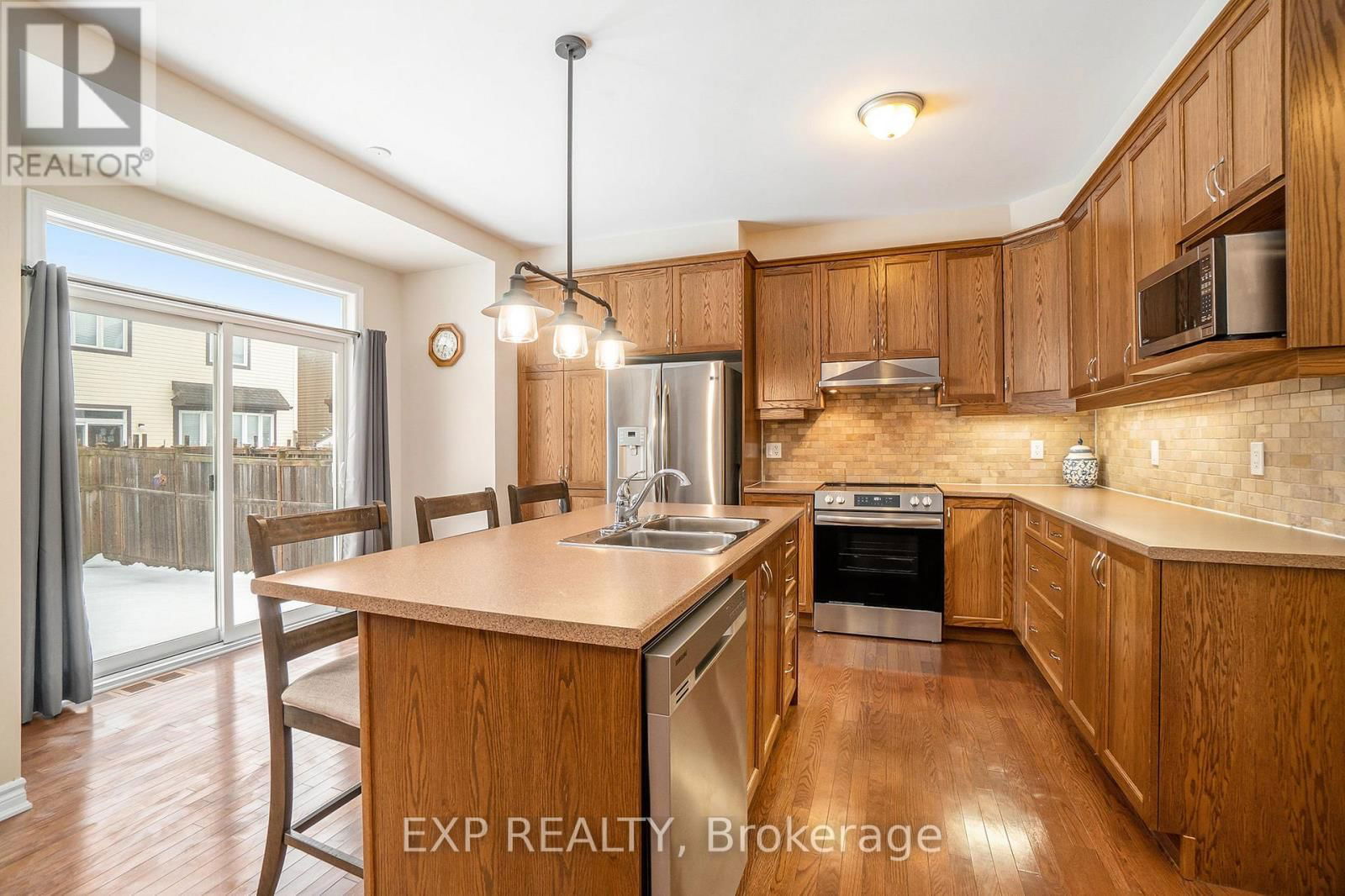 405 MEADOWHAWK CRESCENT Image 15