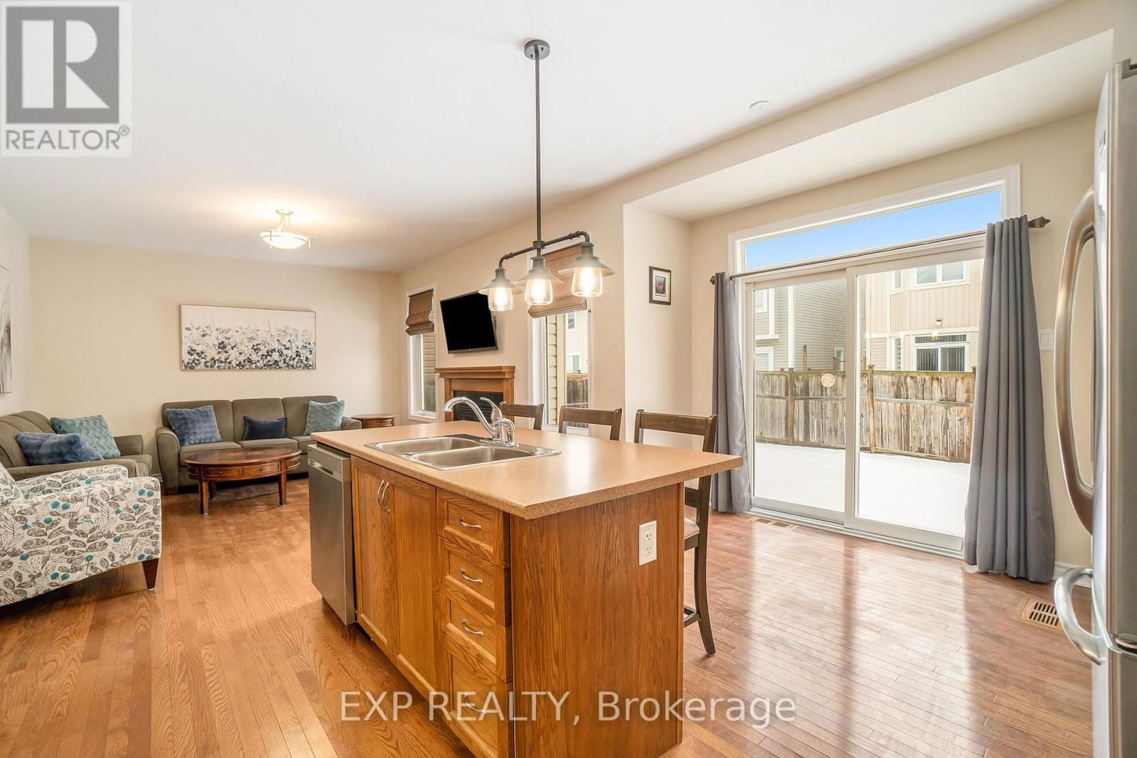 405 MEADOWHAWK CRESCENT Image 16