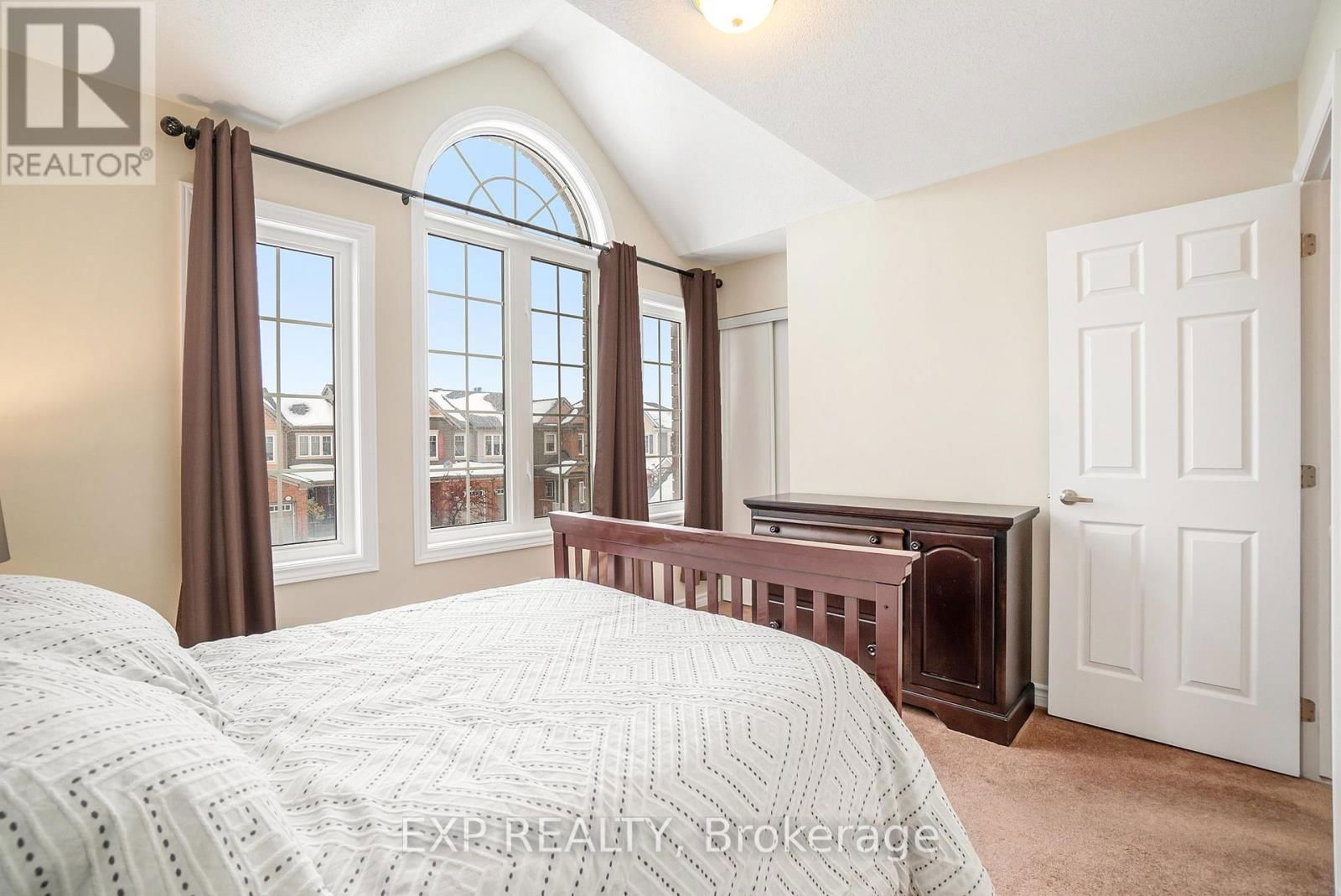 405 MEADOWHAWK CRESCENT Image 24