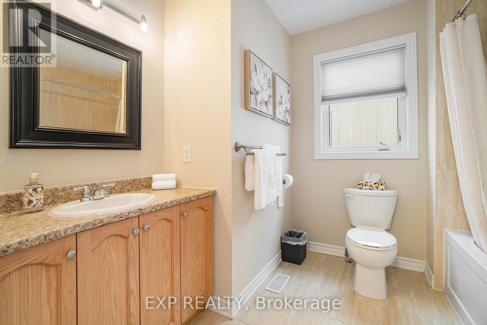 405 MEADOWHAWK CRESCENT Image 25