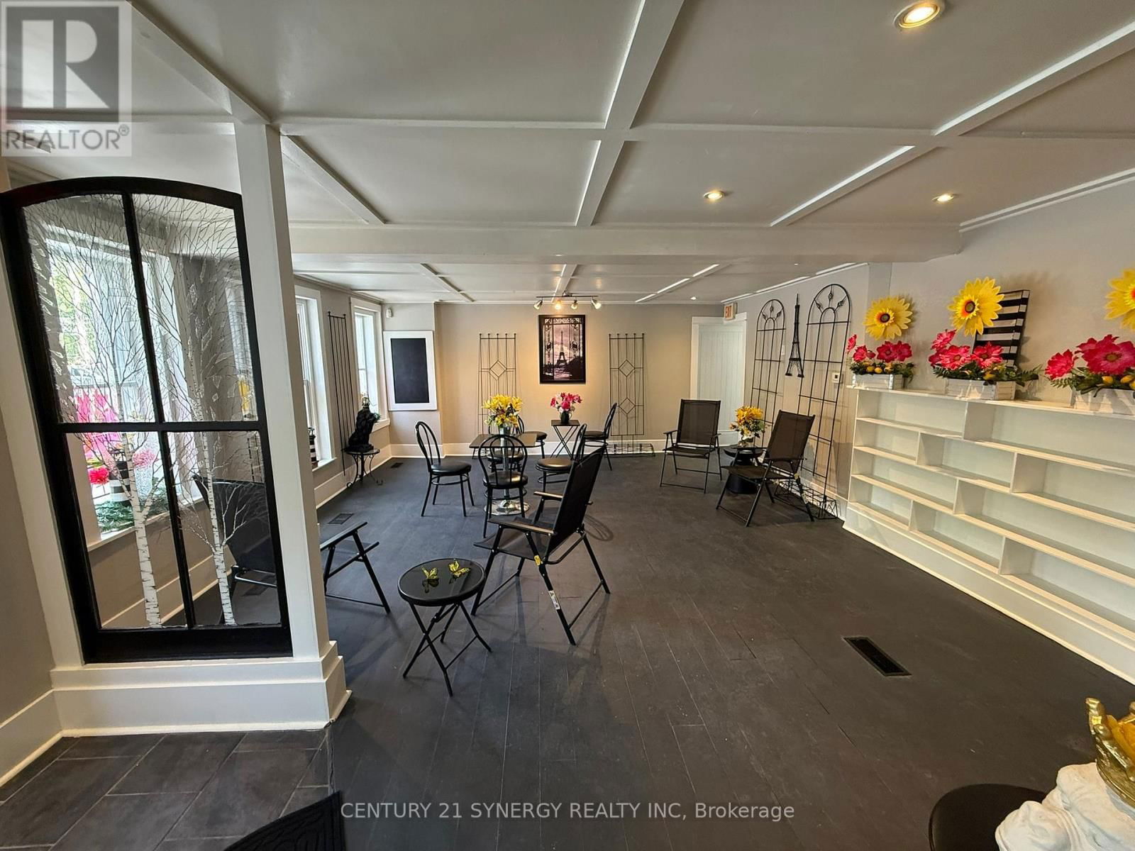 106 MAIN STREET WEST Image 3
