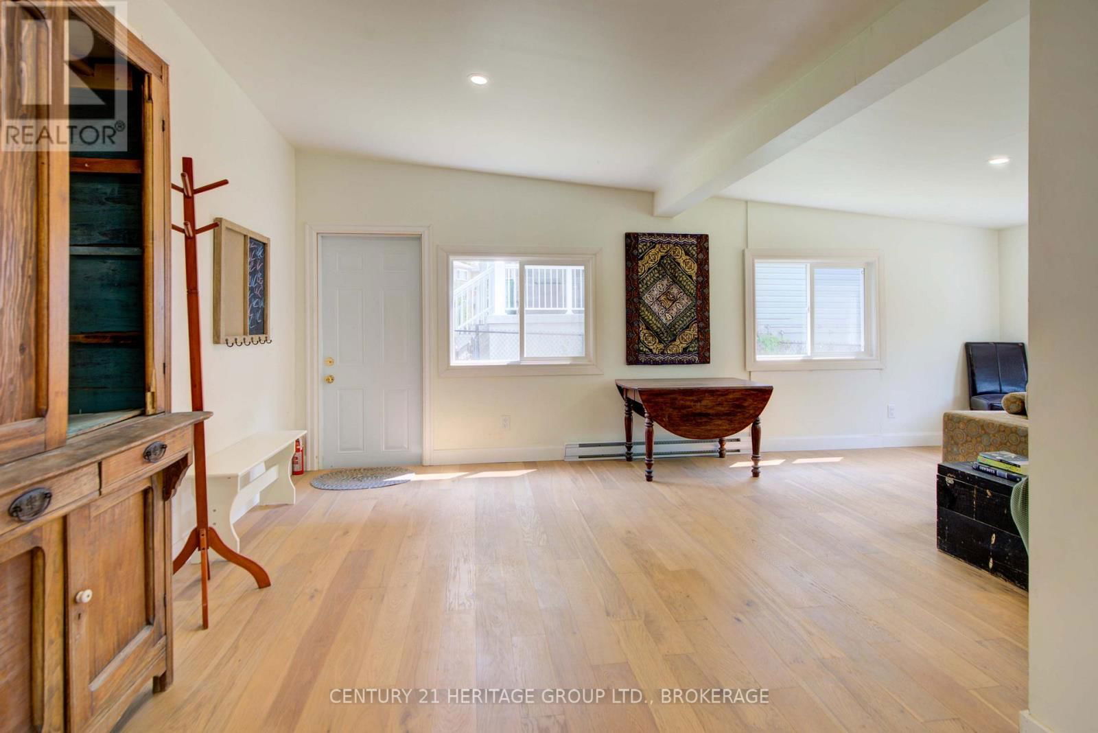 108 PARK STREET Image 15