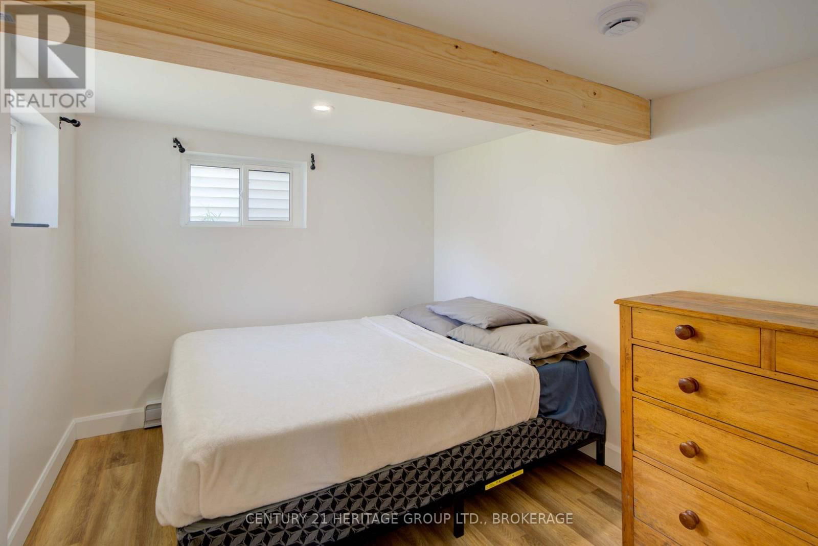 108 PARK STREET Image 19