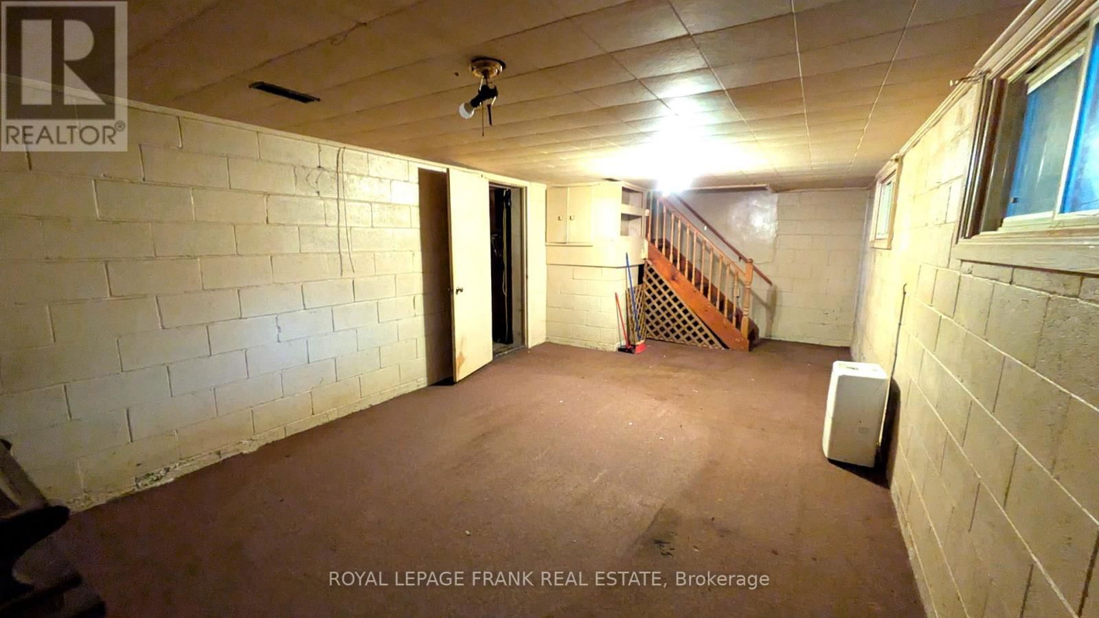 94 ROLLINS DRIVE Image 14