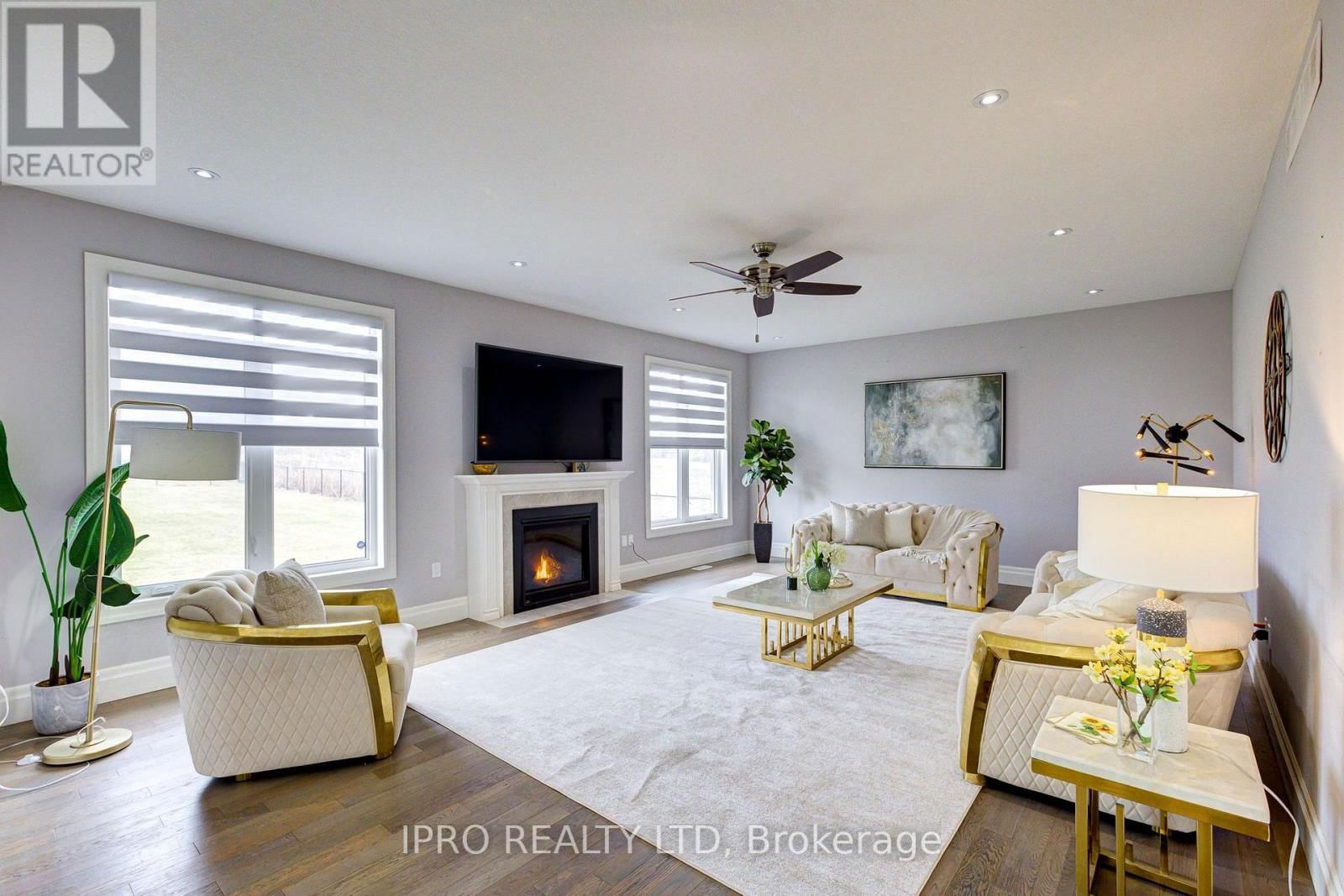 111 SUNSET HILLS CRESCENT Image 18