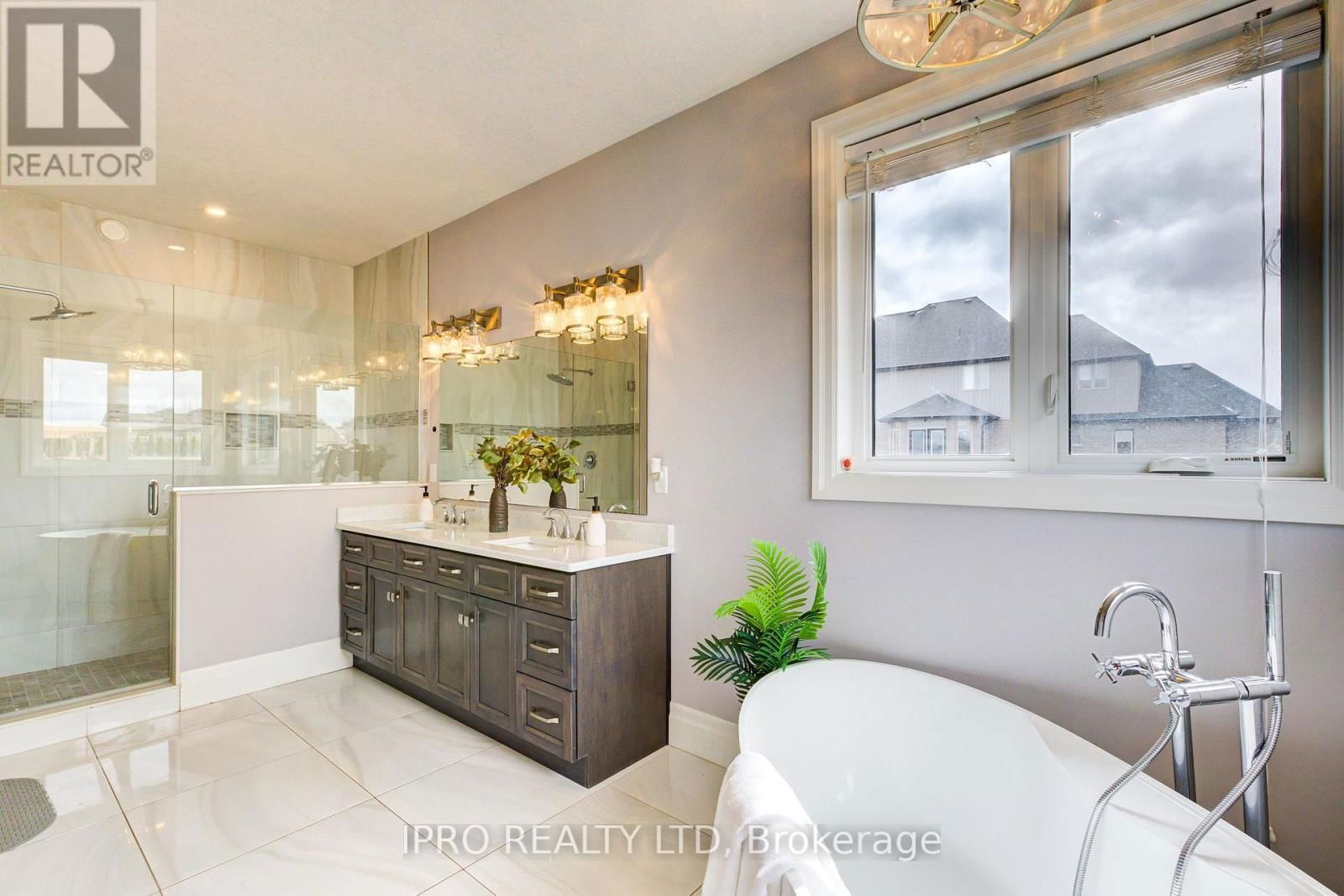 111 SUNSET HILLS CRESCENT Image 23