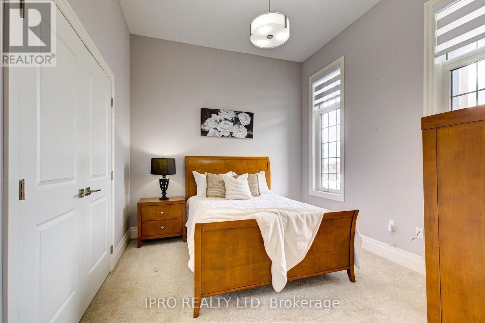 111 SUNSET HILLS CRESCENT Image 26