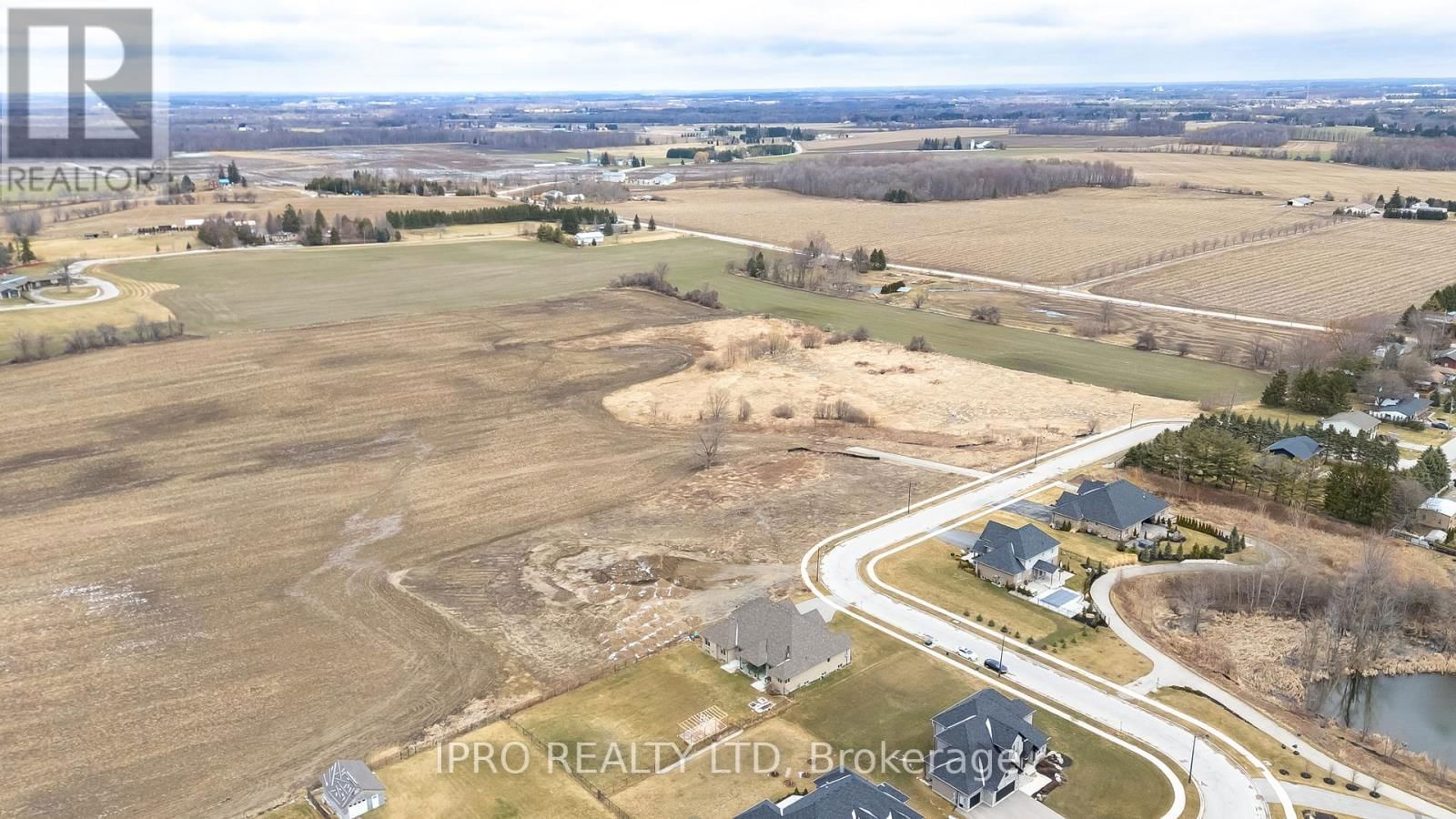 111 SUNSET HILLS CRESCENT Image 45