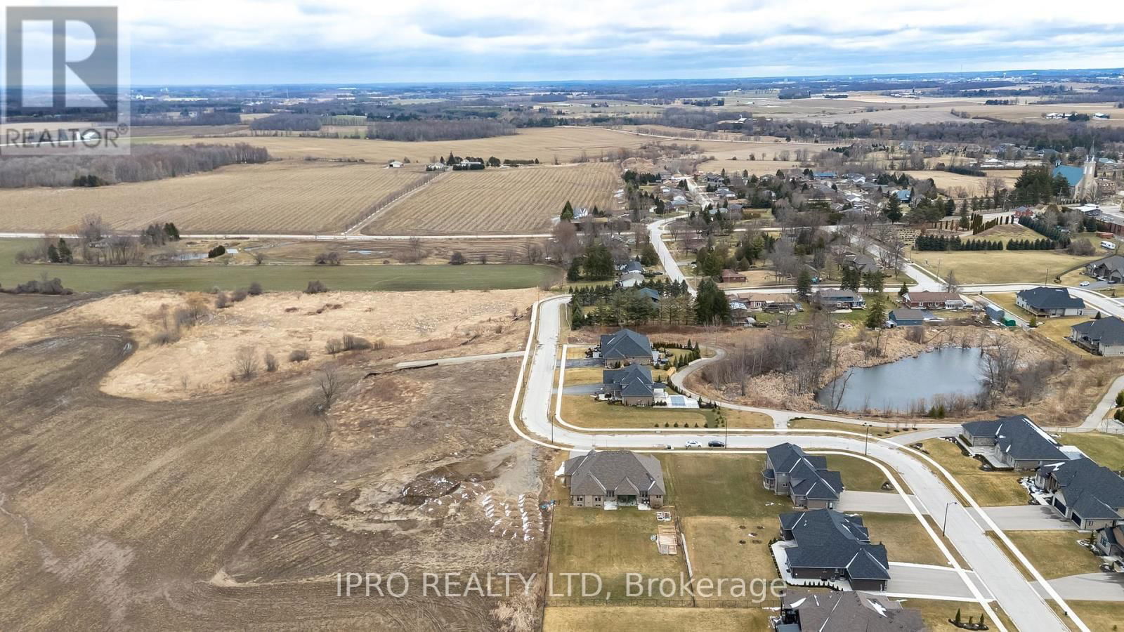 111 SUNSET HILLS CRESCENT Image 46