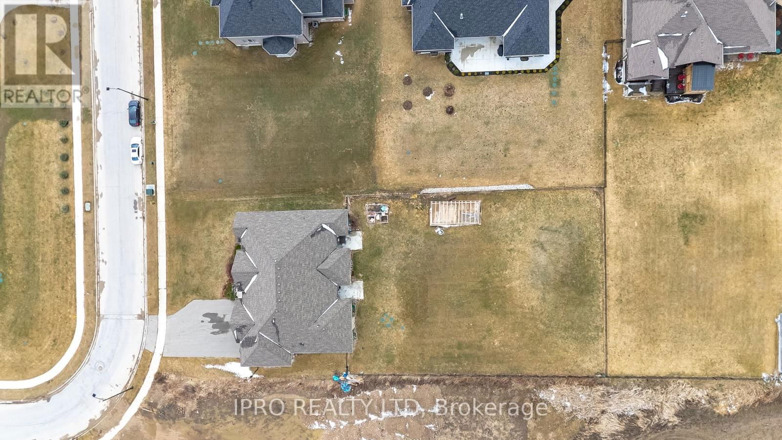 111 SUNSET HILLS CRESCENT Image 47