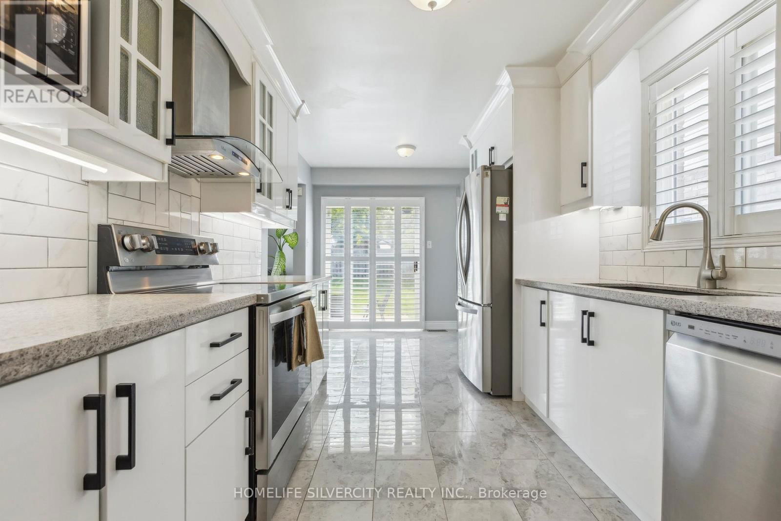 221 GREY FOX DRIVE Image 11