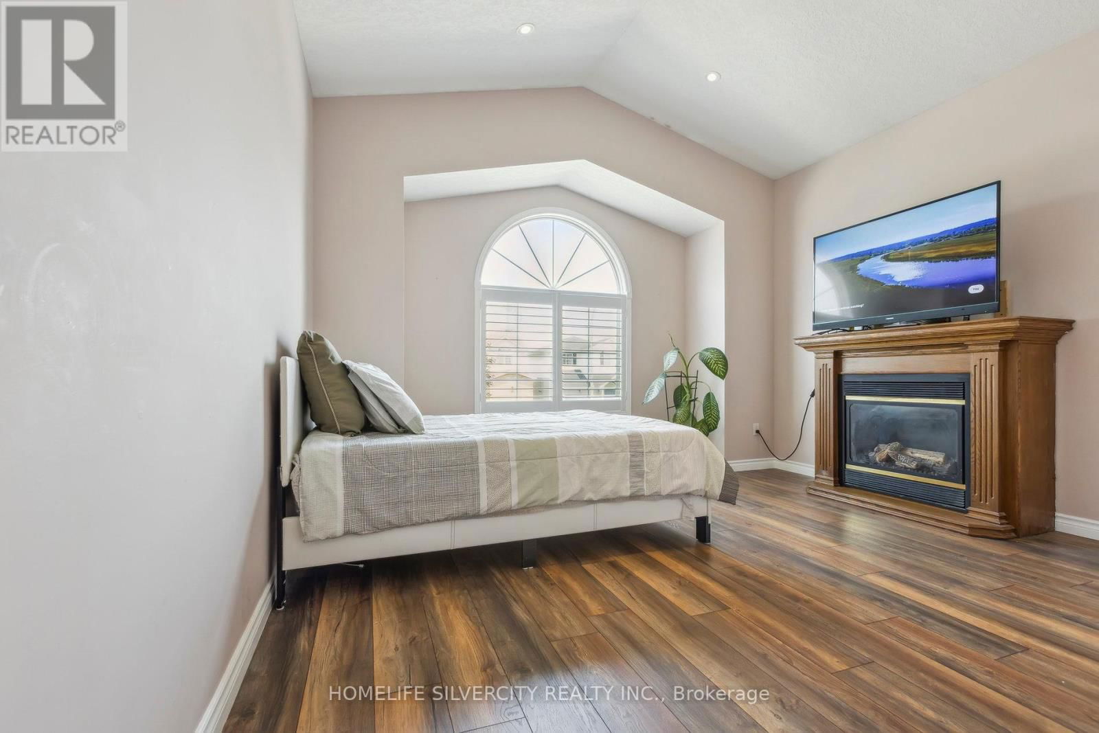 221 GREY FOX DRIVE Image 13