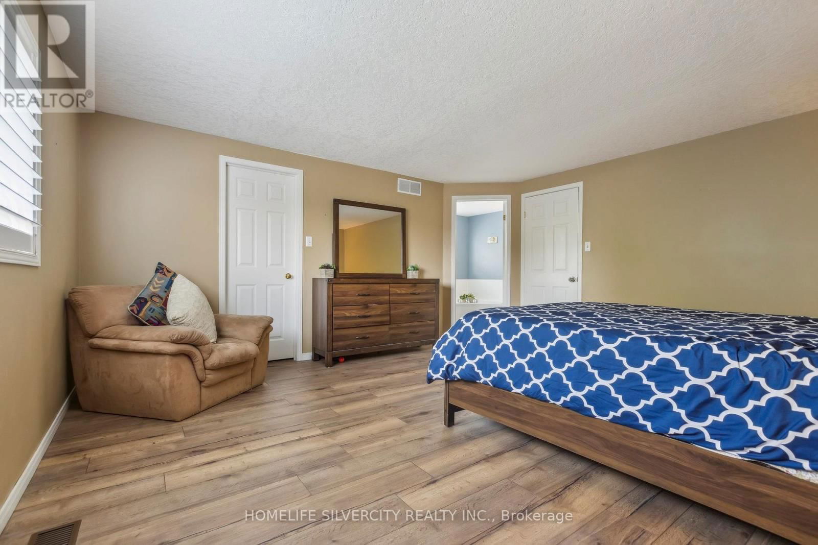 221 GREY FOX DRIVE Image 18