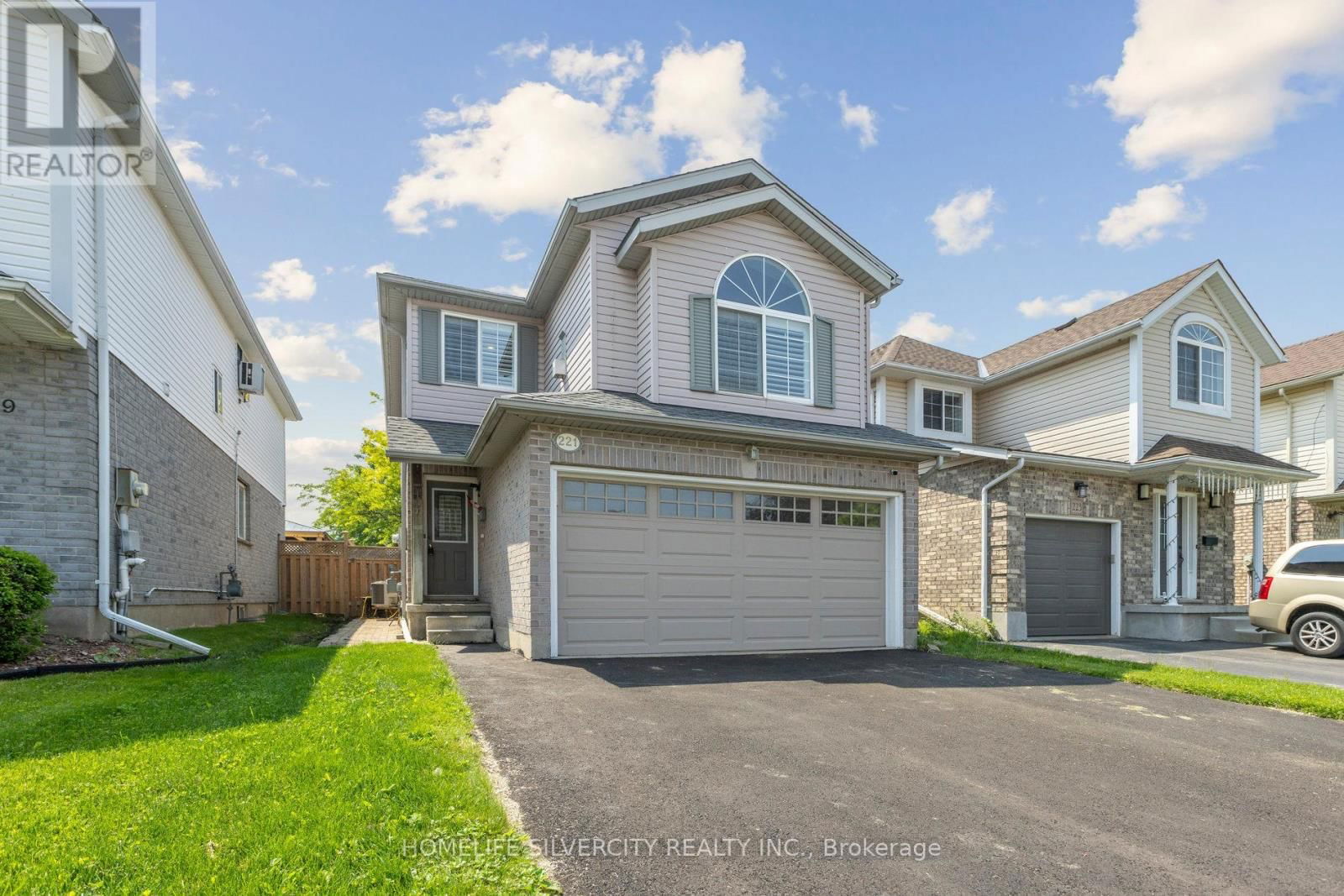 221 GREY FOX DRIVE Image 2