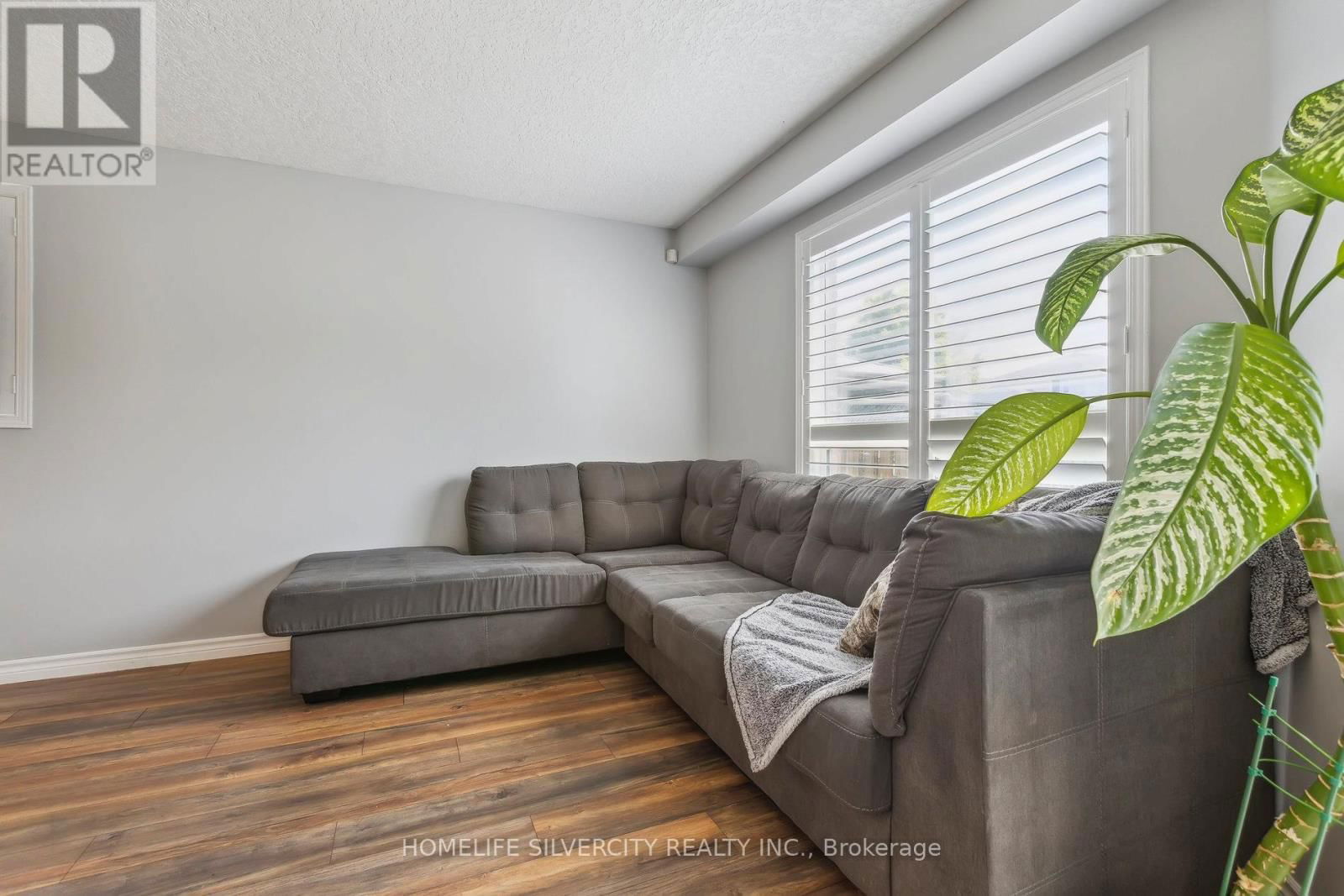 221 GREY FOX DRIVE Image 6