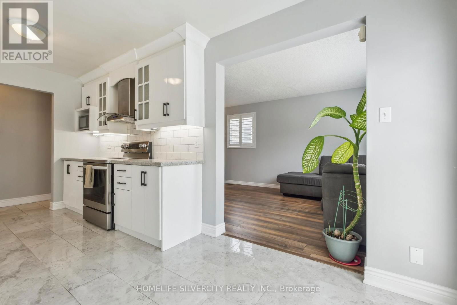 221 GREY FOX DRIVE Image 8