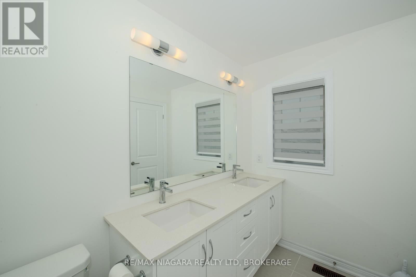 100 BLACKBIRD WAY Image 16